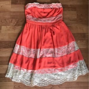 💕 Gianni Bini Strapless Coral Lace Dress